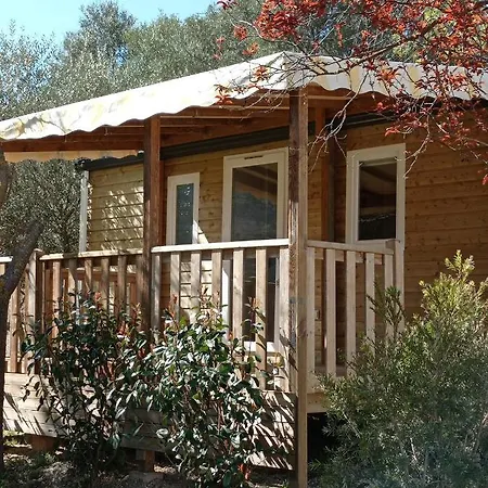 Le Camping De *